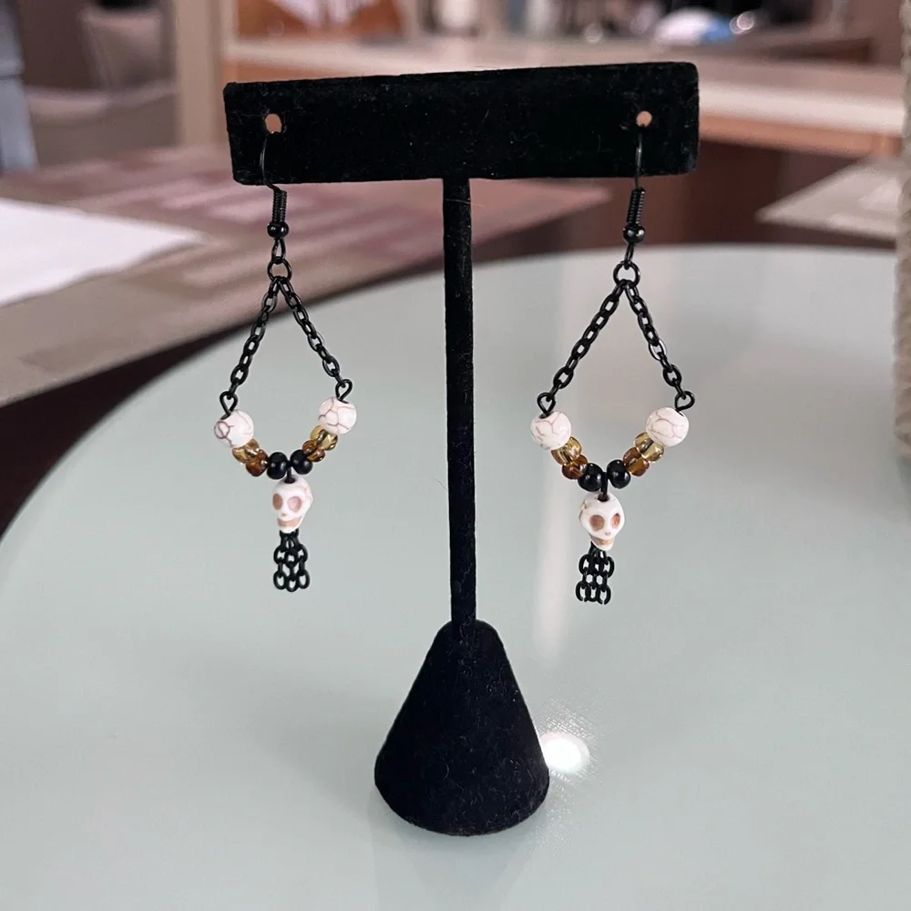 🖤💀Handmade Skull Earrings 💀🖤 - Picture 3 of 9